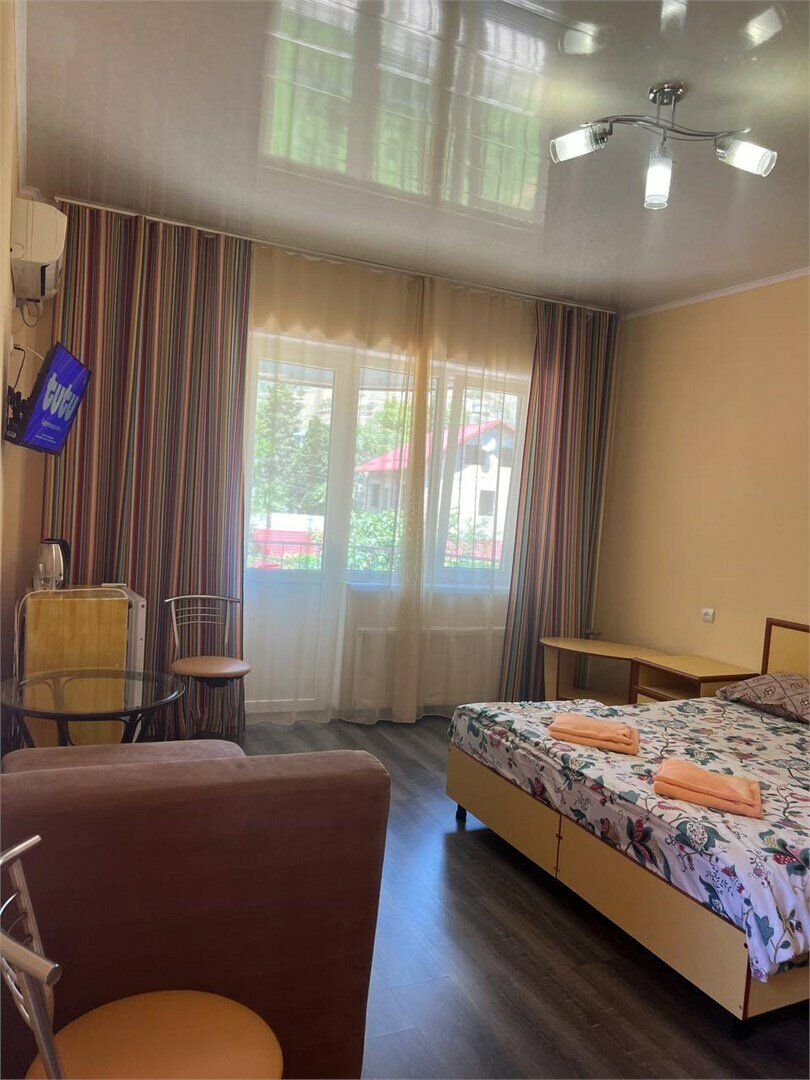 Гостиница Надежда Малореченское