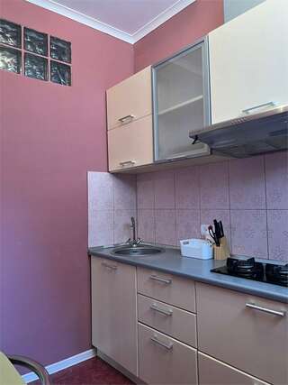 Гостиница Надежда Малореченское Улучшенный семейный номер-4