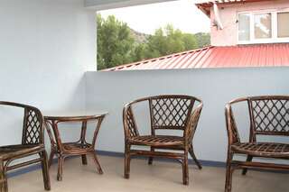 Гостиница Надежда Малореченское ЛЮКС -Студия с балконом-3