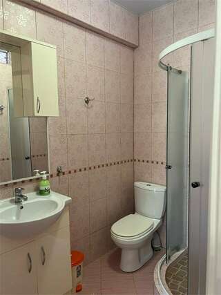 Гостиница Надежда Малореченское Улучшенный семейный номер-7