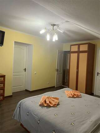 Гостиница Надежда Малореченское Люкс с двумя спальнями-9