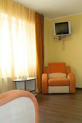 Гостиница Надежда Малореченское Люкс студия-2