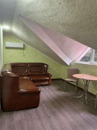 Гостиница Надежда Малореченское Люкс с двумя спальнями-15