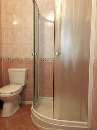 Гостиница Надежда Малореченское Улучшенный семейный номер-3